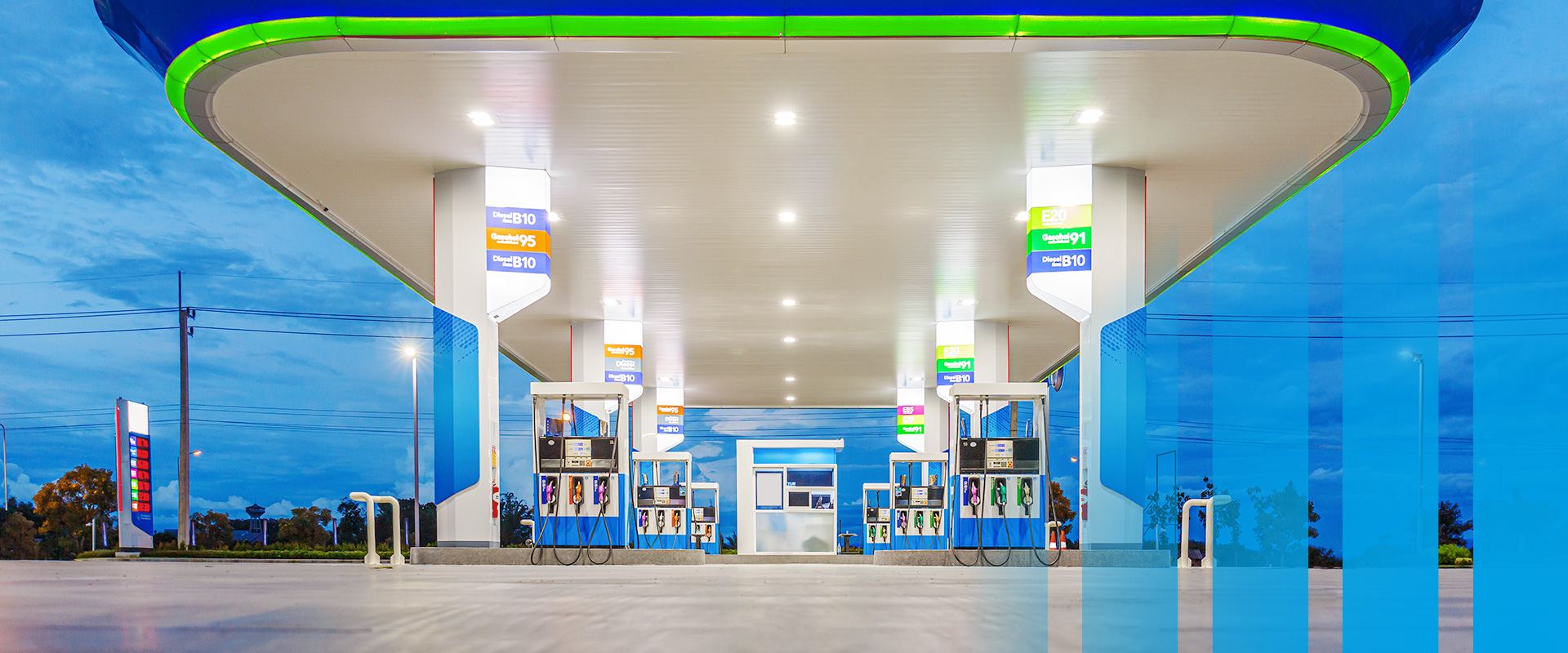 Moderne Tankstelle mit Gaswarneinrichtung - Tankstellen und Zapfsäulen mit Gaswarntechnik von Bieler+Lang und der Safe Monitoring Group zuverlässig überwachen.